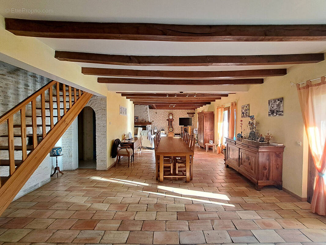 Maison à BONNES