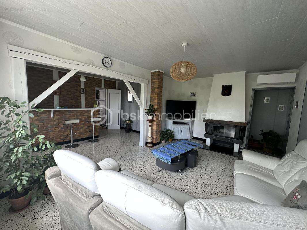 Maison à AURIAC-SUR-VENDINELLE