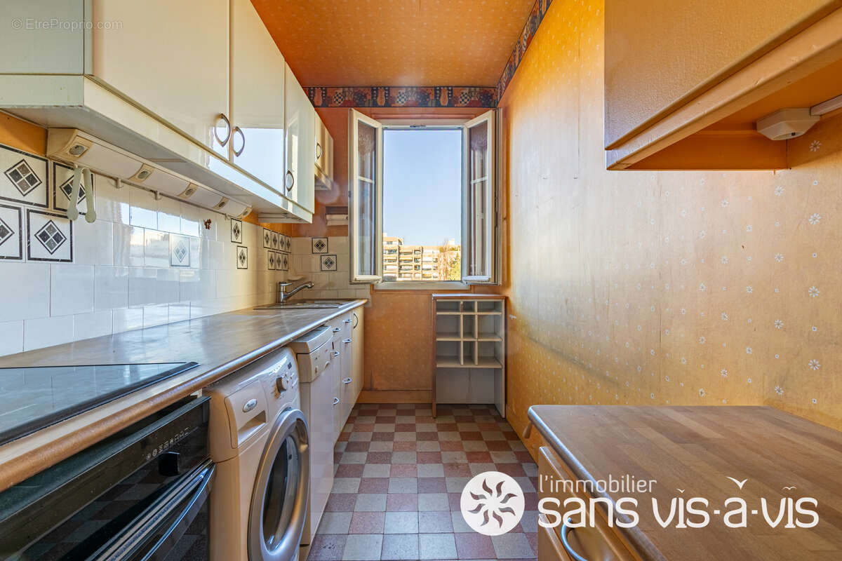 Appartement à COURBEVOIE