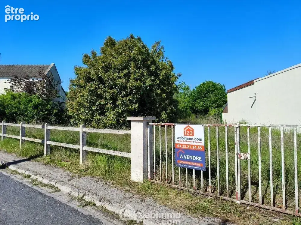 Il offre une façade de 22 mètres