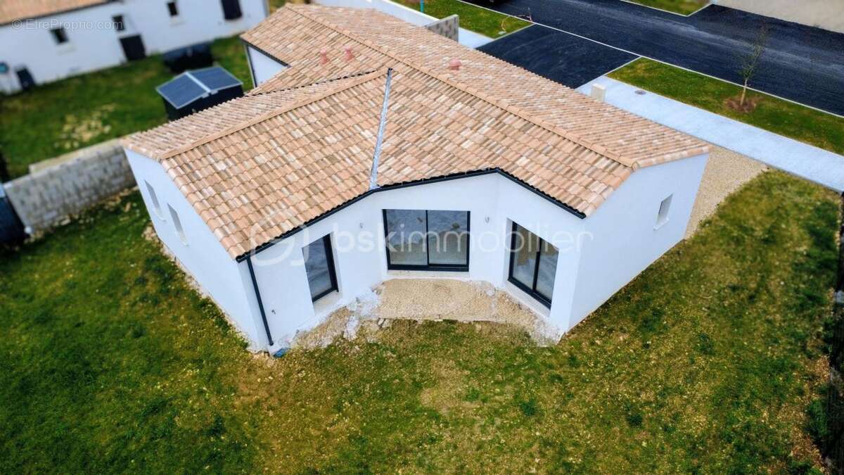Maison à MAUZE-SUR-LE-MIGNON