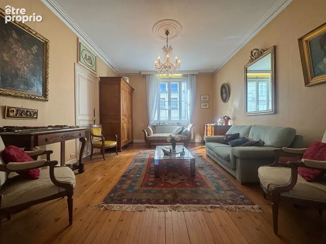 Exclusivité dans l'Hyper centre Rochefort : Maison de caractère 170m²  Jardin, Garage et dépendance aménagée - photo 2