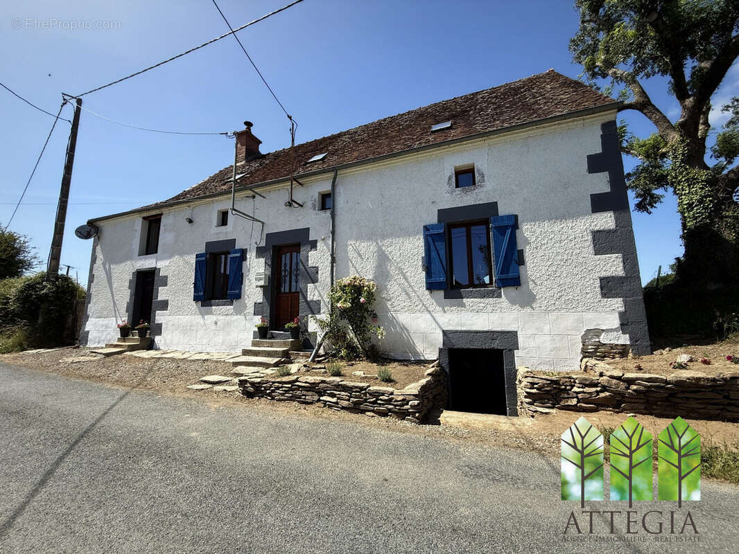 Maison 140 m² à Boussac-Bourg  - photo 4