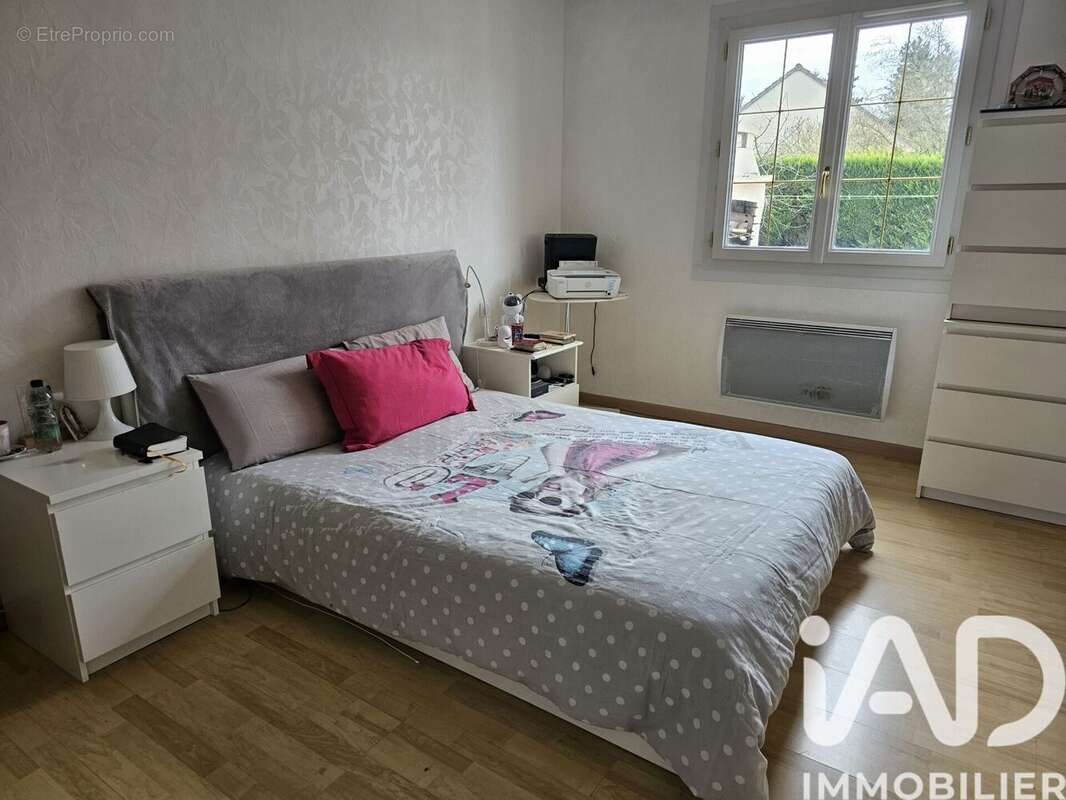 Maison 136 m² à Parville  - photo 7