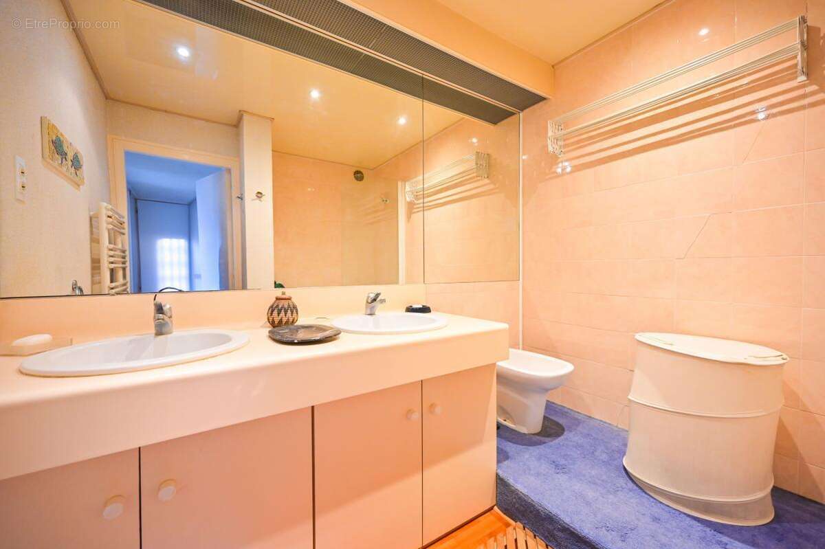 Appartement à PARIS-19E