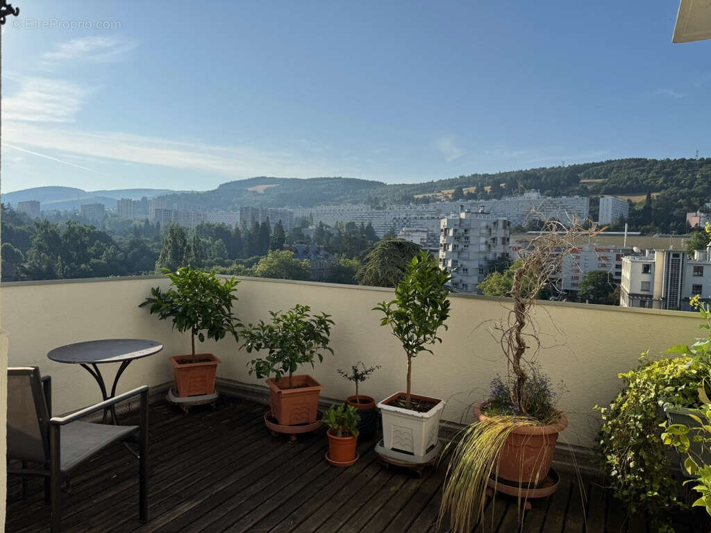 Appartement à SAINT-ETIENNE