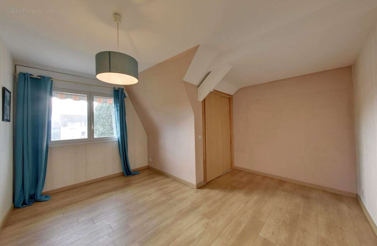 Maison à SAINT-MARTIN-D&#039;HERES