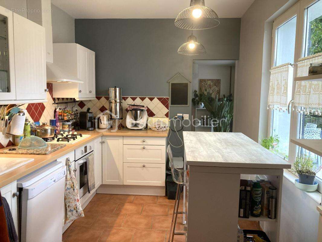 Maison à VILLECOMTAL-SUR-ARROS