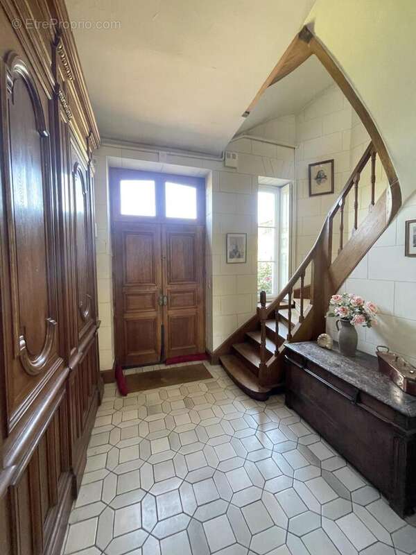 Maison à MONTREVAULT