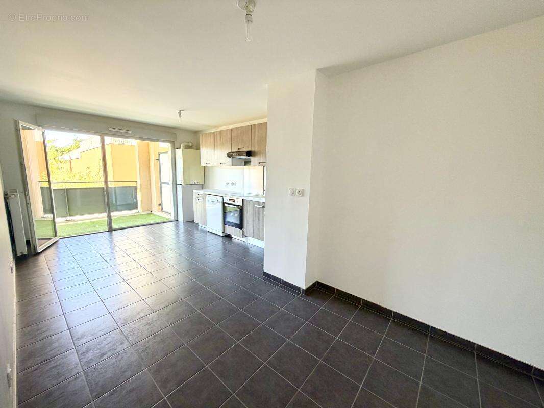 Appartement à L'ARBRESLE