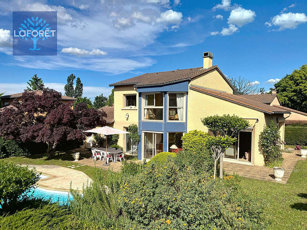 Maison à SAINT-GENIS-LAVAL