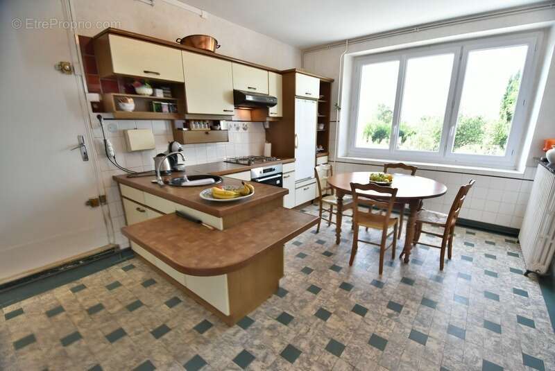 Maison à SAINT-YRIEIX-SUR-CHARENTE