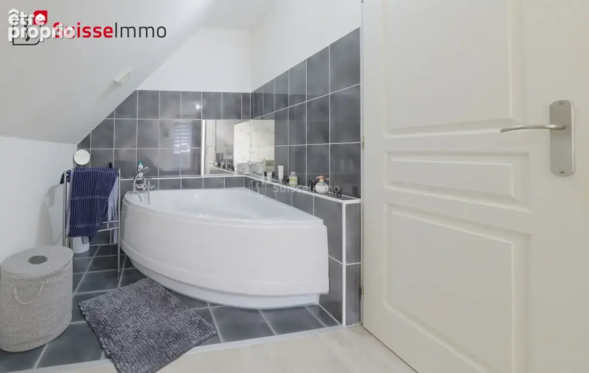 Maison 130 m2 avec piscine - DPE C - photo 14