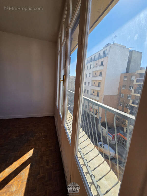 Appartement à MARSEILLE-3E
