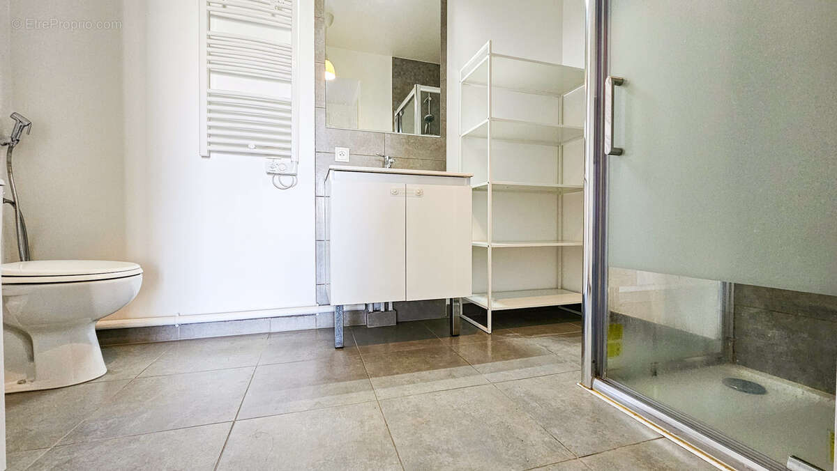 Appartement à SARTROUVILLE