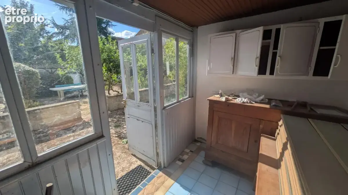 Petite maison près du centre à rénover avec jardin - photo 5