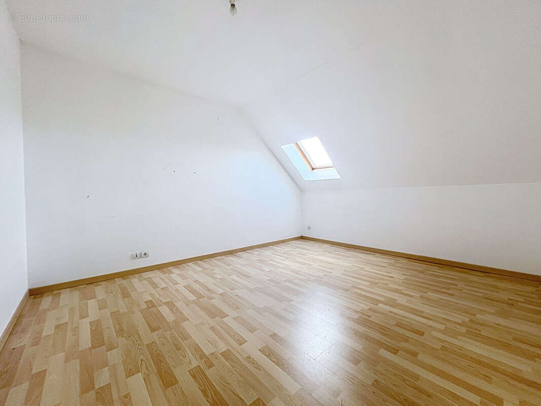 Maison à AMBILLOU-CHATEAU