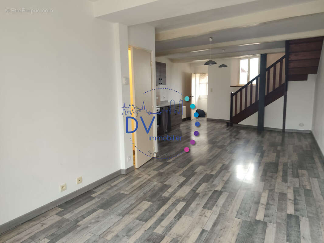 Appartement à SAINT-DENIS-DE-CABANNE