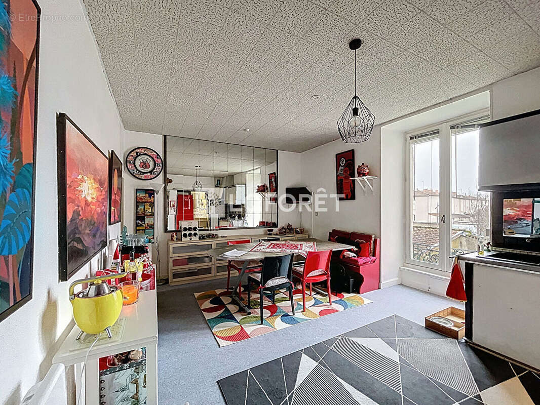 Appartement à NEUVILLE-SUR-SAONE
