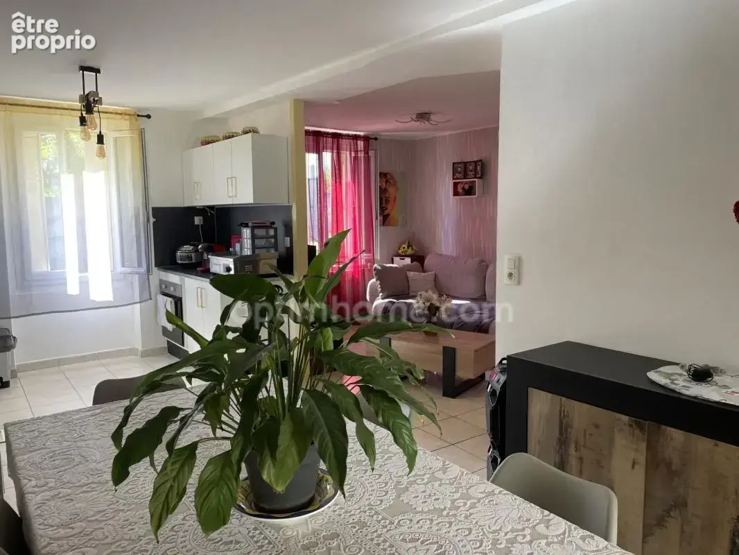 SOUESMES, Village de Sologne, Immeuble de rapport de trois appartements dont deux actuellement loués - photo 4