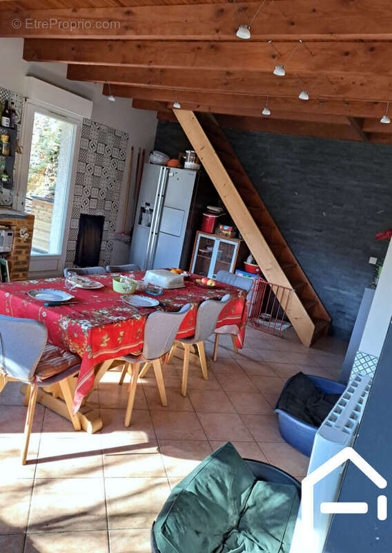 Maison à POUSSAN