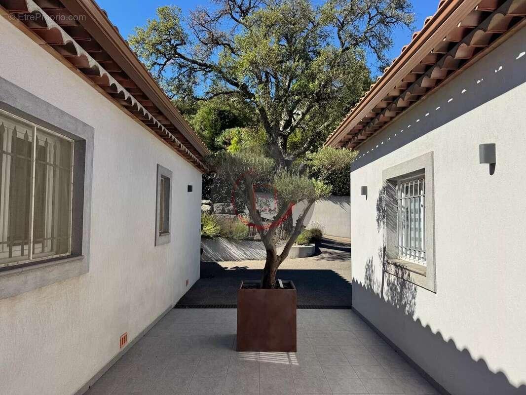 Maison à LES ADRETS-DE-L&#039;ESTEREL