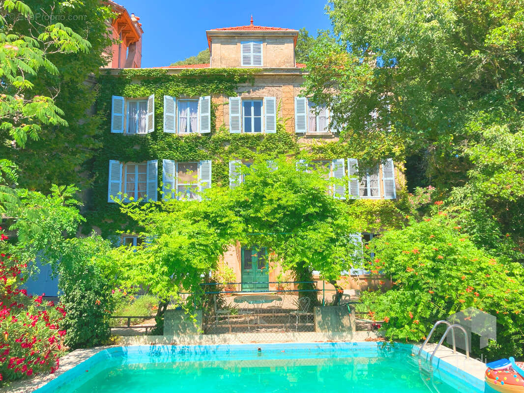 MONTELIMAR, maison 500 m2 avec dépendances - photo 4