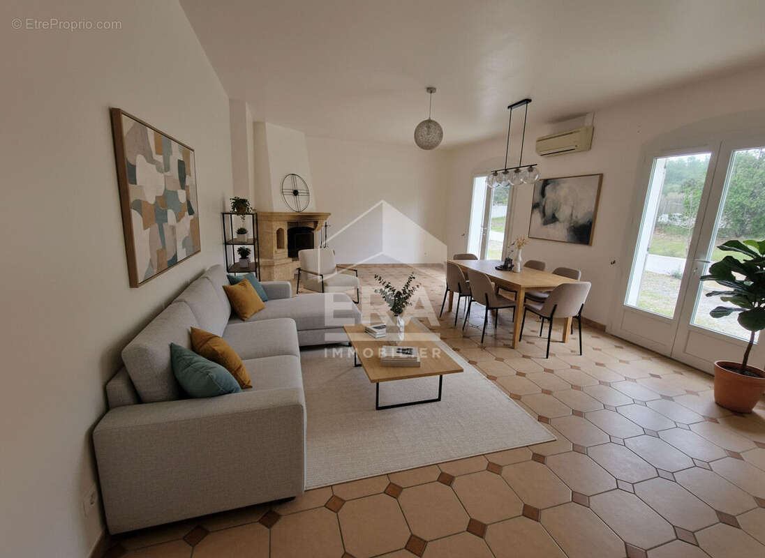 Maison à VERNEGUES