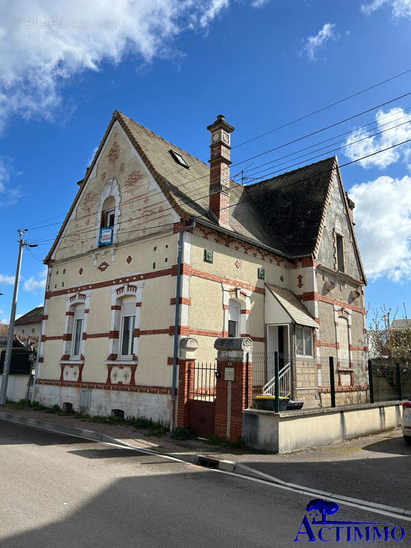 Maison à JOIGNY