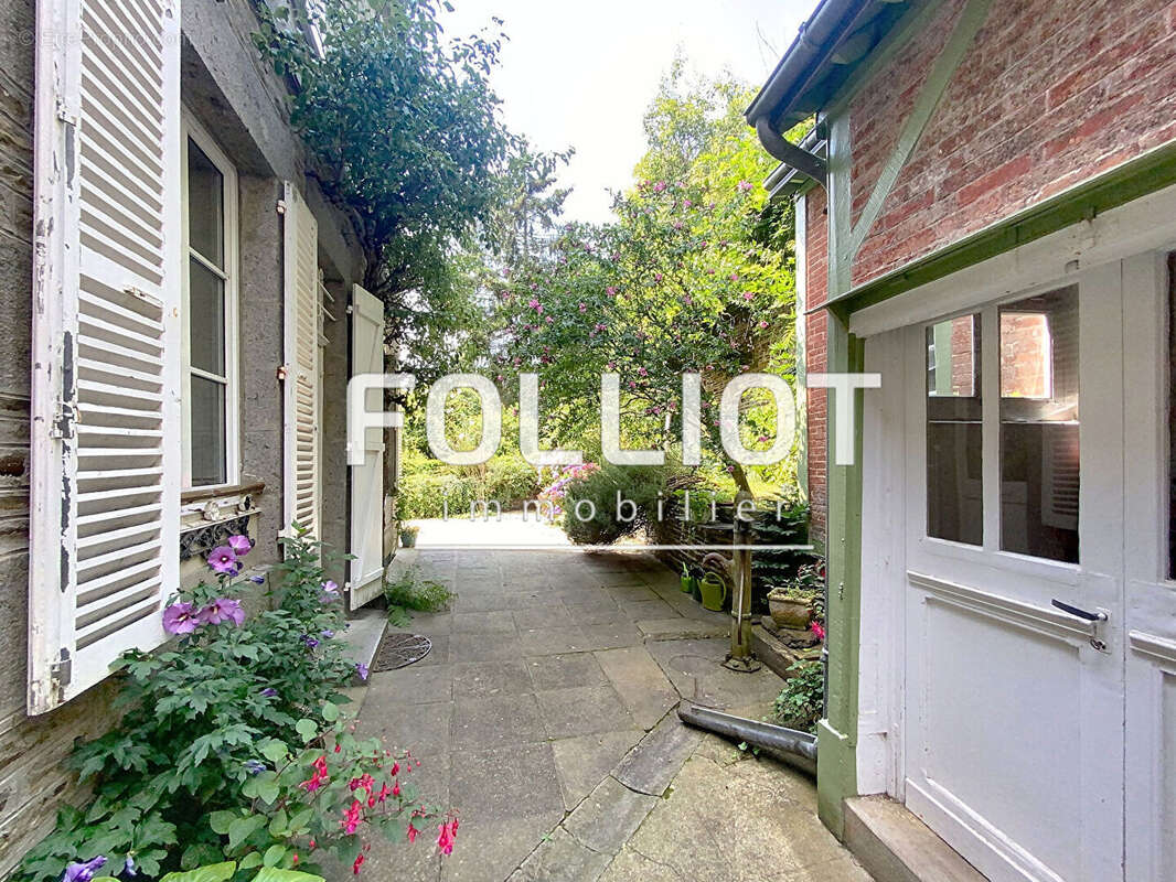 Maison à MENIL-HUBERT-SUR-ORNE