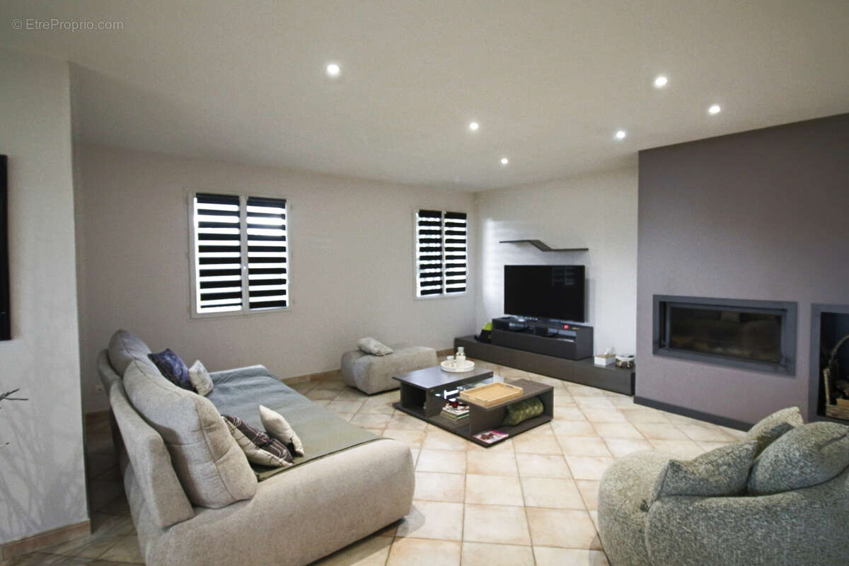 Maison à PUY-L'EVEQUE