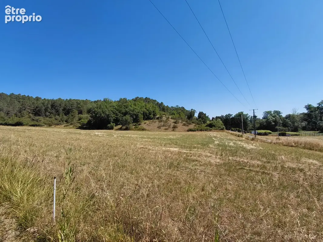 Foncier, terrain constructible pour un lotissement à Château l'évêque - photo 1