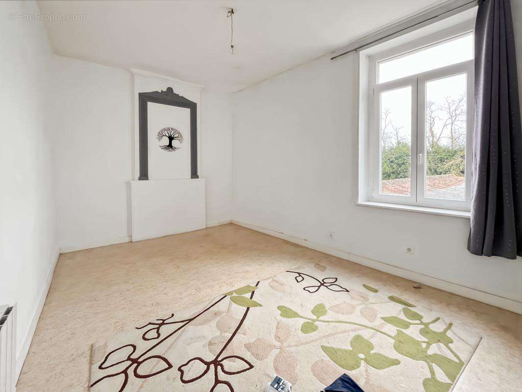 Appartement 301 m² à Brizambourg  - photo 9