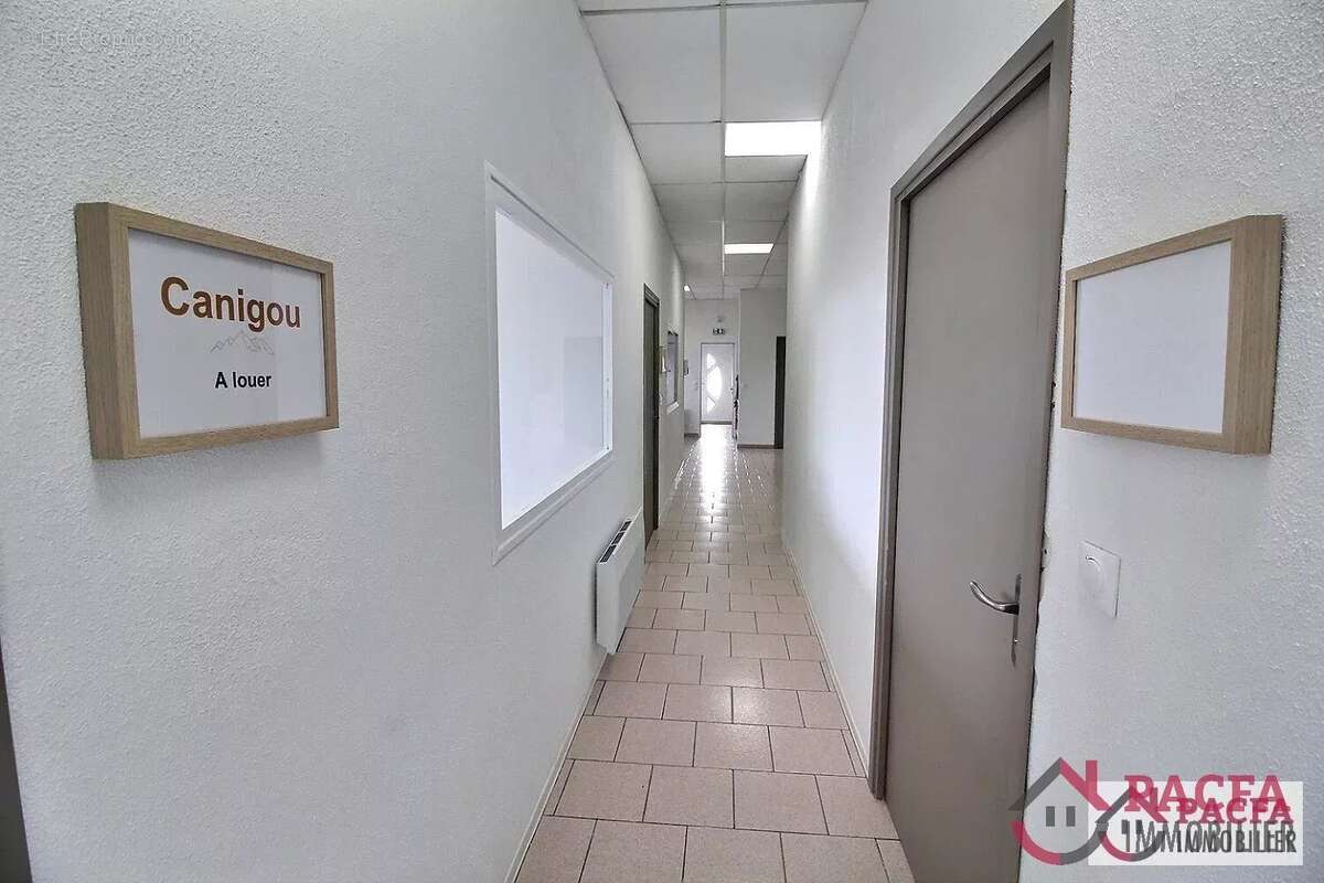 Espace Commercial Moderne à Saïx - photo 9