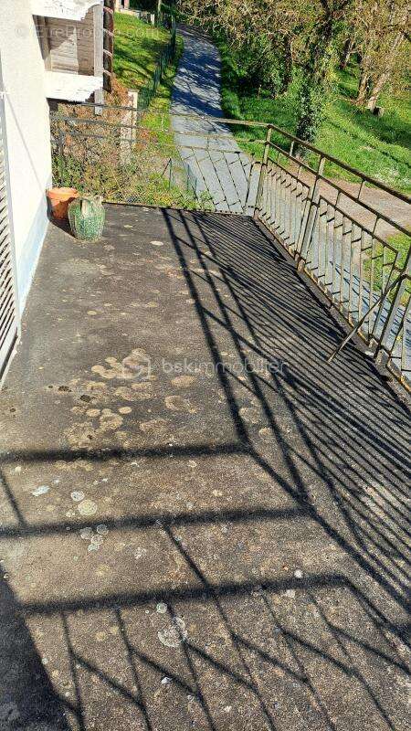 Maison à MANZAC-SUR-VERN