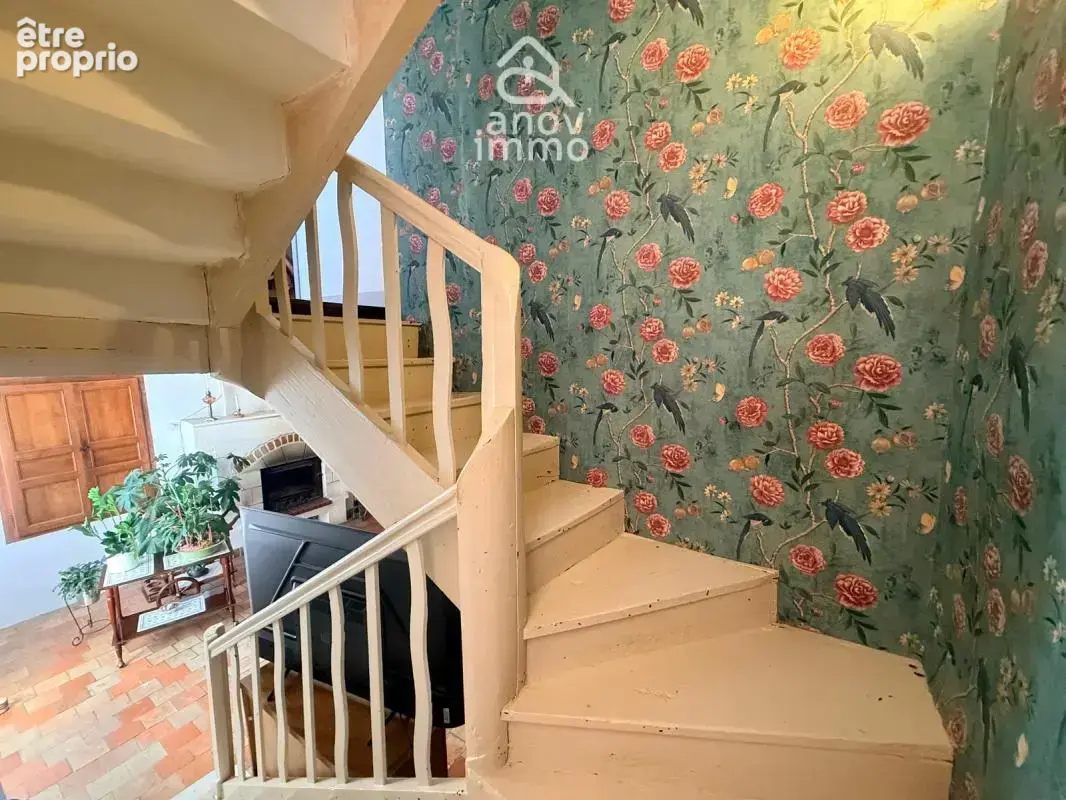 Maison en pierre 159 m2   3 chambres   Cour attenante + terr - photo 8