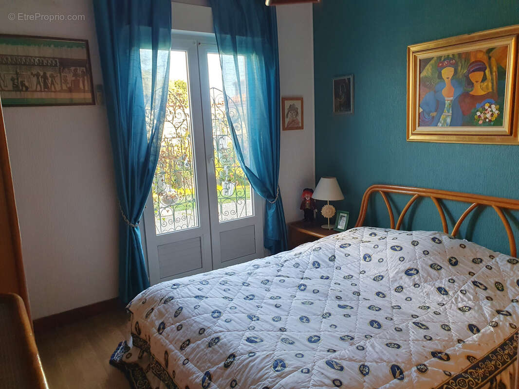 Maison à SAINT-GEORGES-DES-COTEAUX