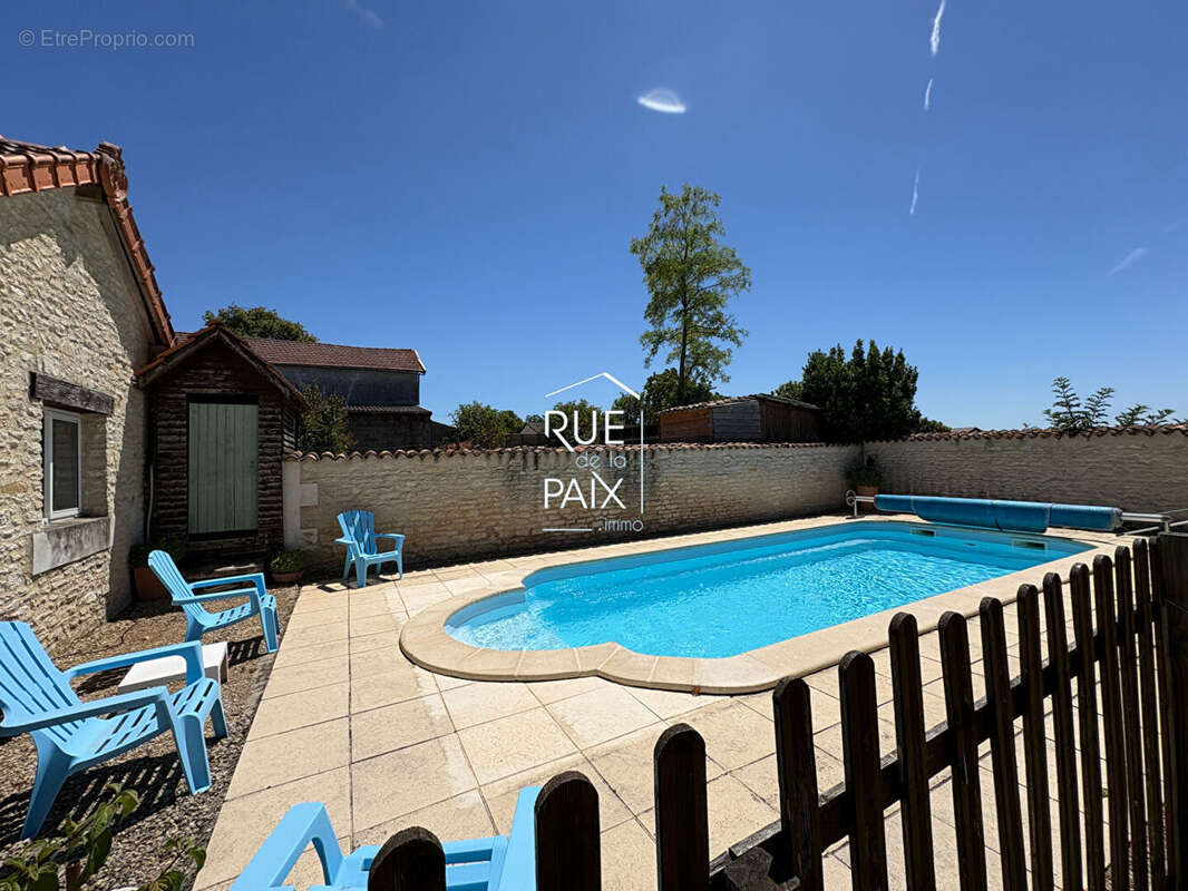Maison Saint Martin La Pallu 247.80m2 - photo 11