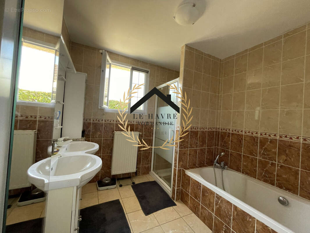 Maison 170 m² à Mannevillette  - photo 9