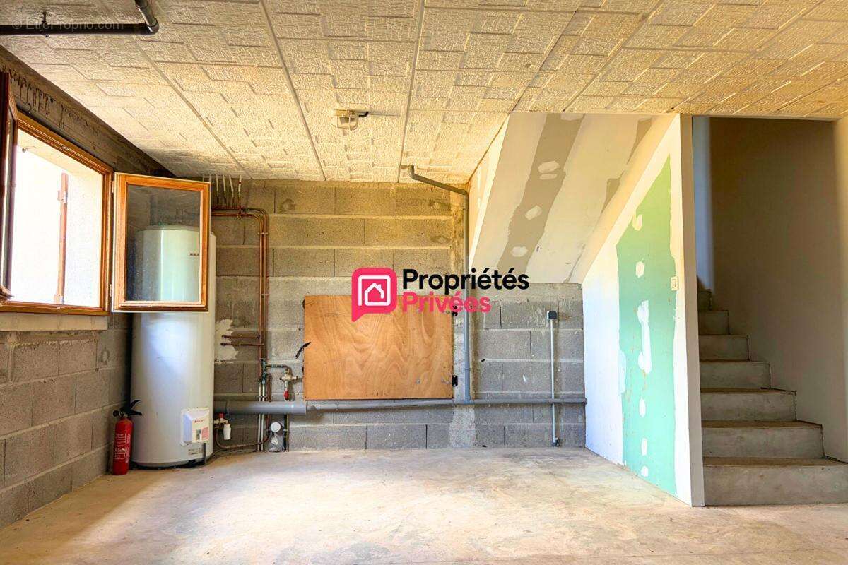 Maison T5 à vendre de 116 m² avec sous-sol complet et combles aménageables à Saint Gervais D'Auvergne 63390 - photo 16