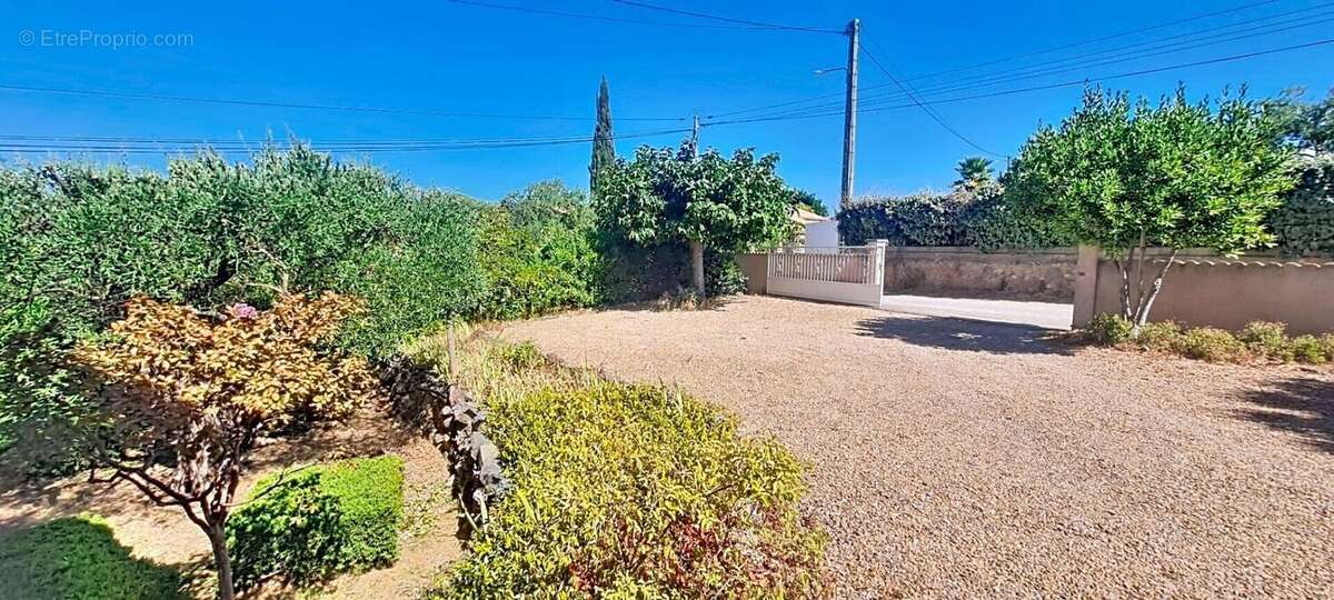 Jolie villa de plain-pied de 147m² avec garage et vue dégagée - photo 15