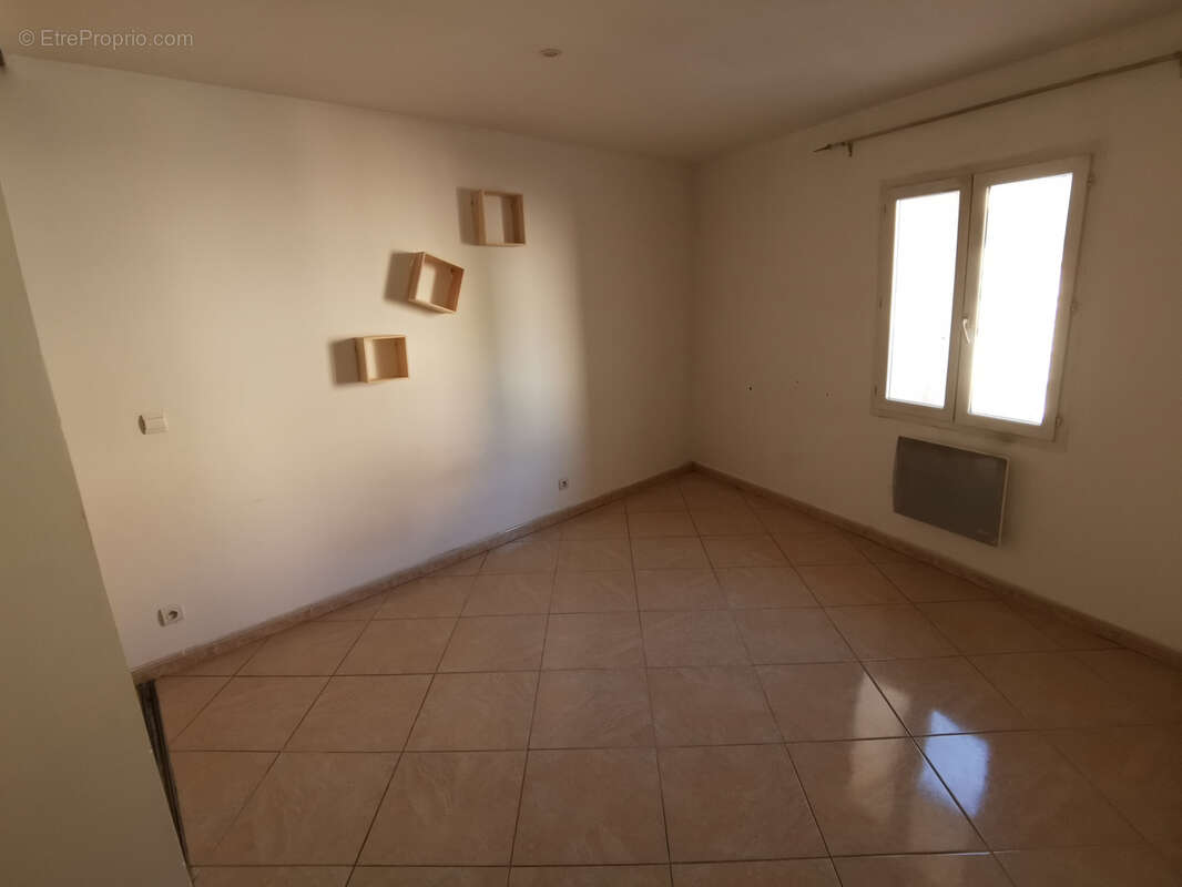 Appartement à CUERS