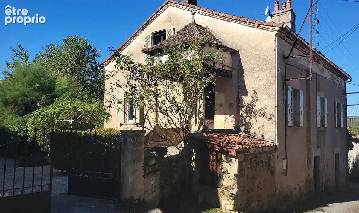 Propriété de caractère avec dépendances et piscine à Villefranche-de-Rouergue - photo 3