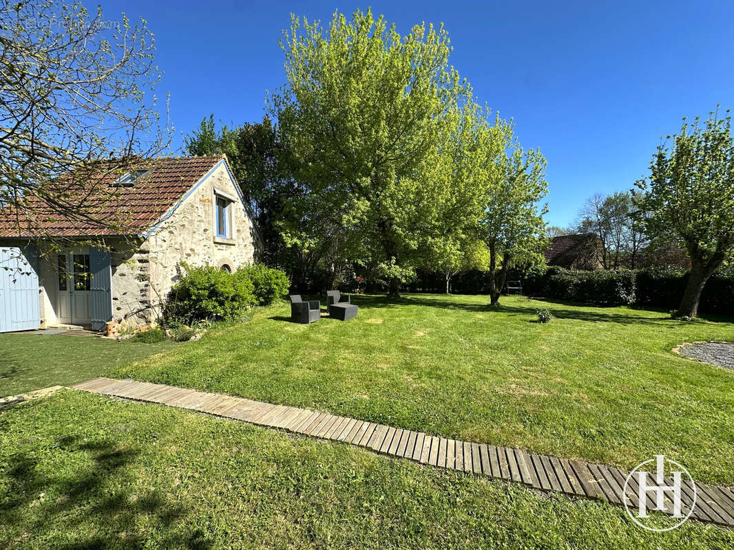Maison à LIGNEROLLES