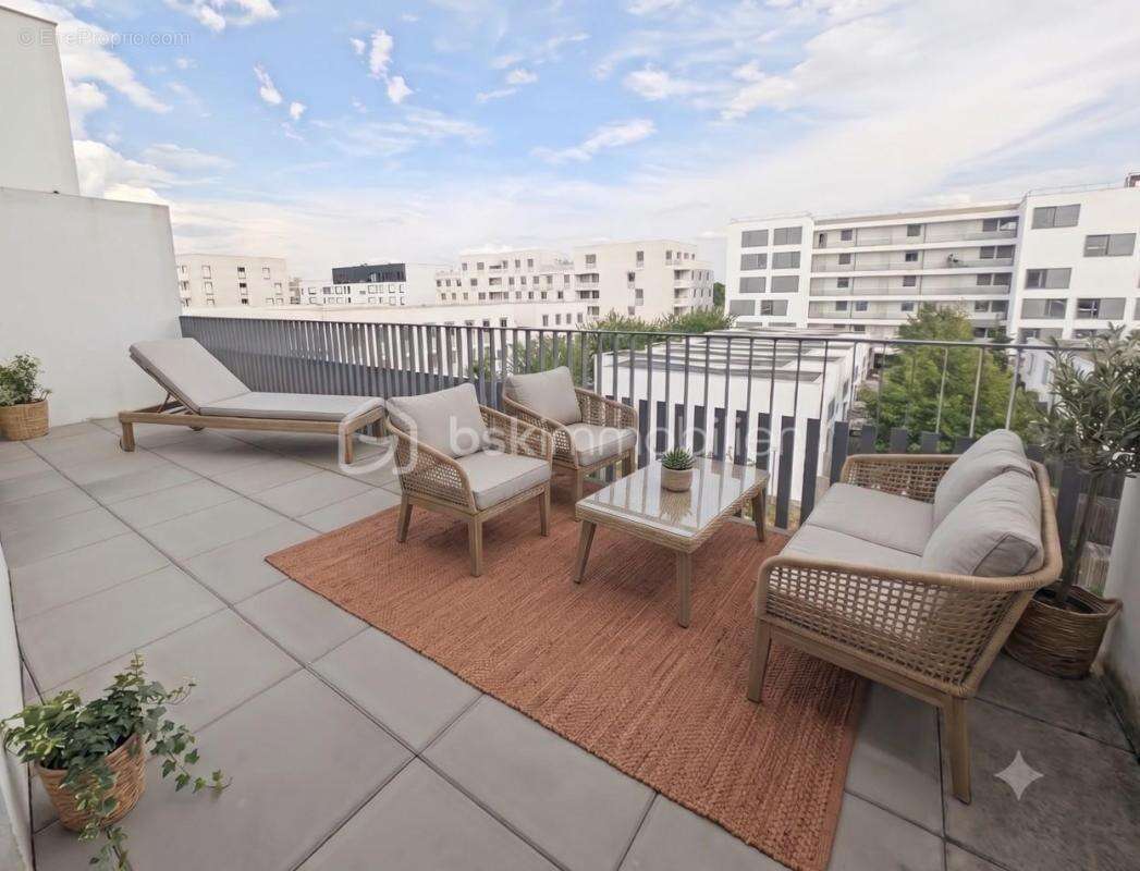 Bel appartement t2 43m2 grand balcon de 13m2 3e etage avec ascenseur et parking proche gare - photo 2