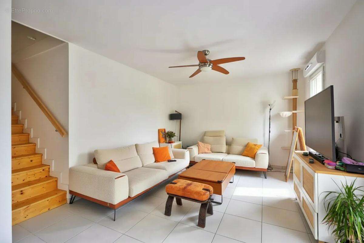 Appartement à CRAPONNE