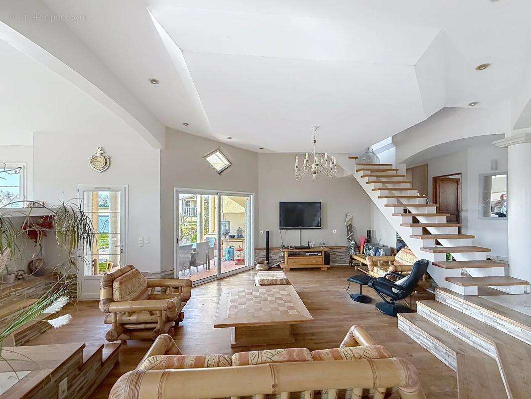 Maison à CASTELSARRASIN