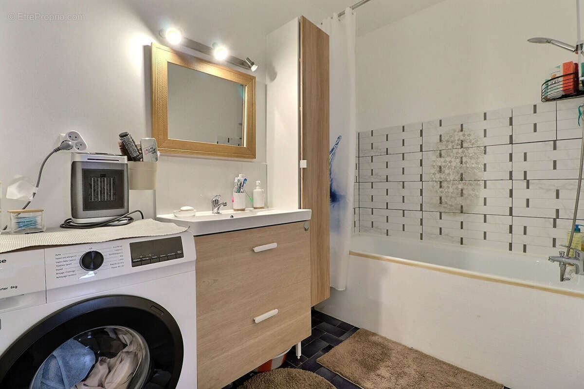 Appartement à AUBERVILLIERS