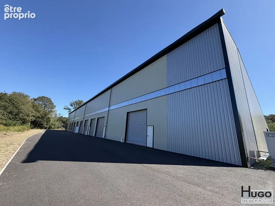 Mazères - hippodrome de langon - ensemble immobilier neuf de 2 400 m² - 10 locaux avec parking en enrobé. - photo 2