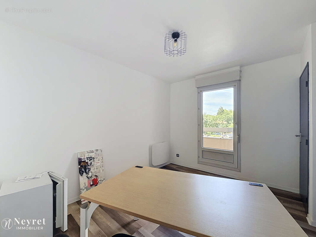 Appartement à SAINT-GENIS-LAVAL